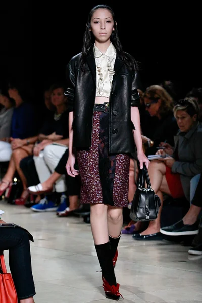 Look 17